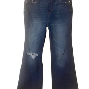 Y2K No Boundaries Women’s 19 Distressed Jeans Flare Leg Frayed Hem & Back Waist